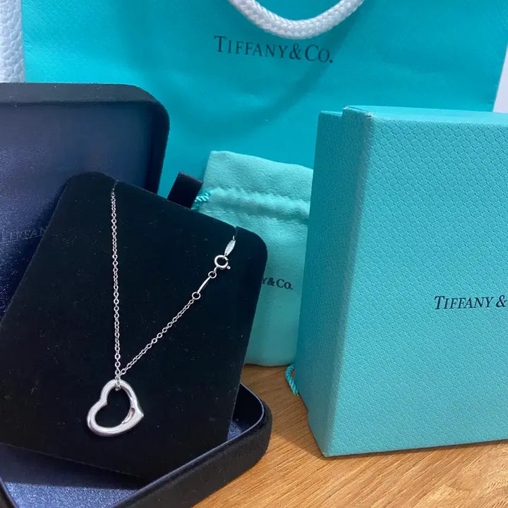 [BUNJANG] Tiffany &amp; Co. Open Heart Necklace Full Box / 티파니앤코 오픈 하트 목걸이 풀박스