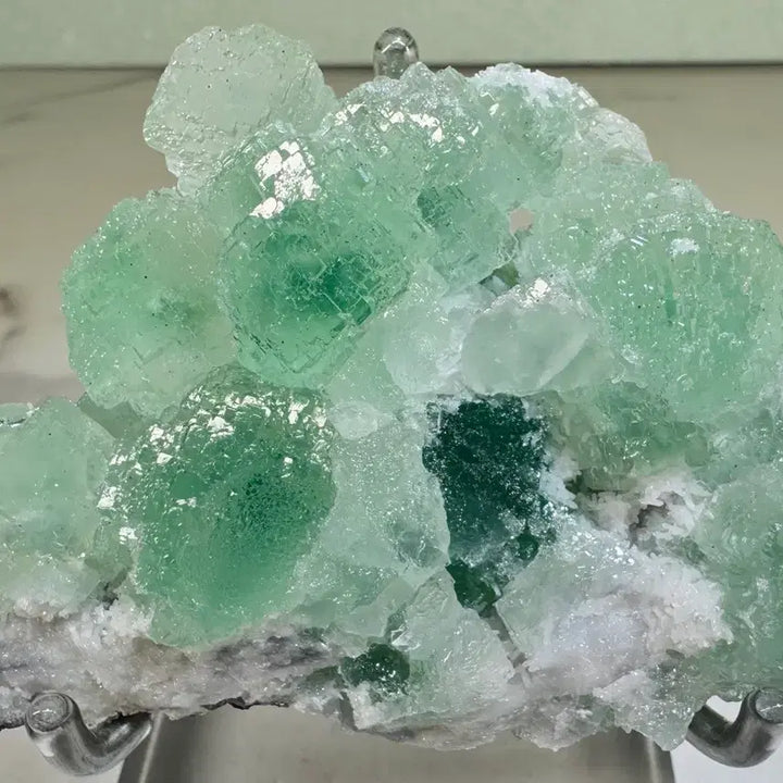 [BUNJANG] Natural Green Fluorite and Quartz Mineral Specimen / 계단형 그린 형석 공생 석영