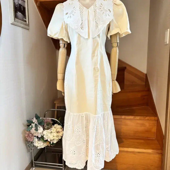 [BUNJANG] Lace Collar Punching Long Dress / 레이스 카라 펀칭 롱 원피스. 31.fashion