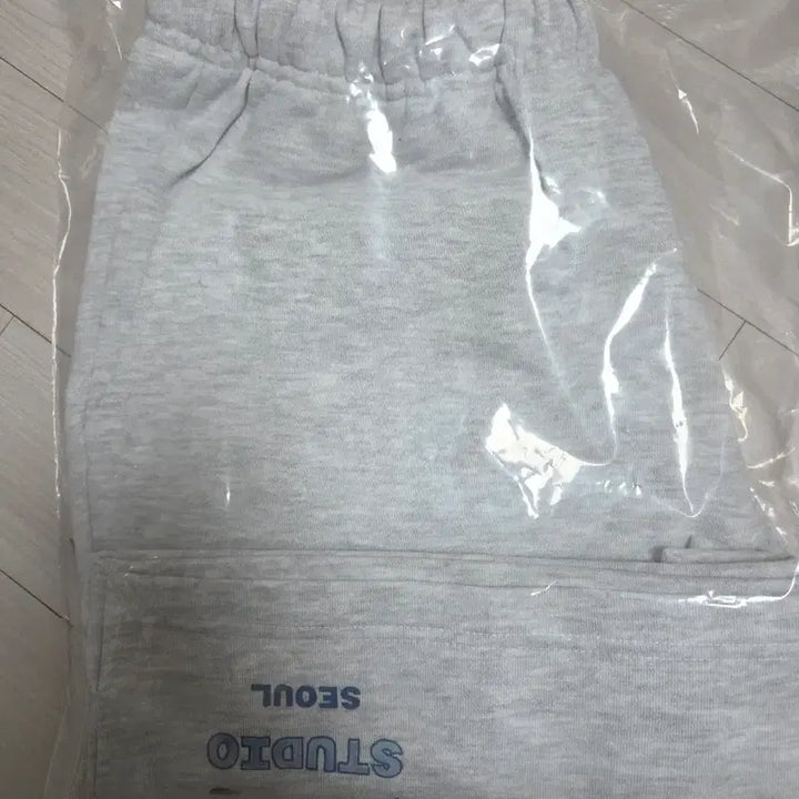 [BUNJANG] Iab Studio Seoul Shorts L Light Gray / 미개봉) 아이앱 서울 쇼츠 반바지 L 라이트 그레이 판매