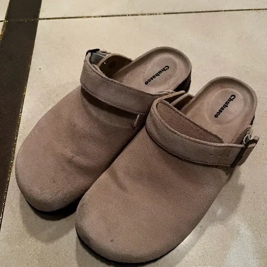 [BUNJANG] Chubasco Suede Clog Sandals / 츄바스코 스웨이드 클로그 샌들