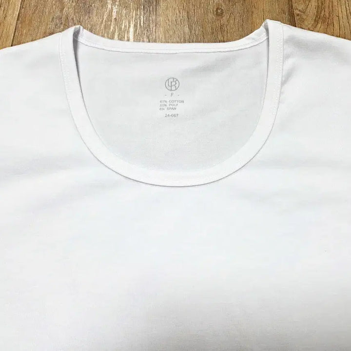 [BUNJANG] UMER U-Neck Short-Sleeve T-Shirt / 유메르(UMER) U넥 반팔티 프리사이즈 새상품