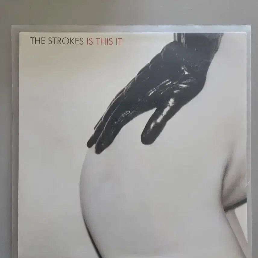 [BUNJANG] The Strokes Is This It LP Unsealed / The Strokes 스트록스 - Is This It lp 단순개봉반