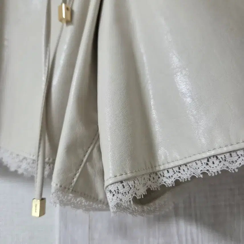 [BUNJANG] System 24SS Lace Leather Shorts / 한섬 24ss 시스템 레이스 레더 쇼츠 55