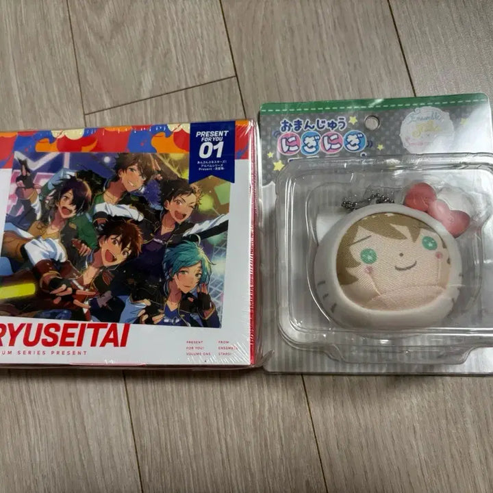 [BUNJANG] Ensemble Stars Yuuseitai Album + Sanrio Collaboration Midori Nigimanjyu (Sealed) / 앙상블 스타즈 유성대 앨범 + 산리오 콜라보 니기만쥬 미도리