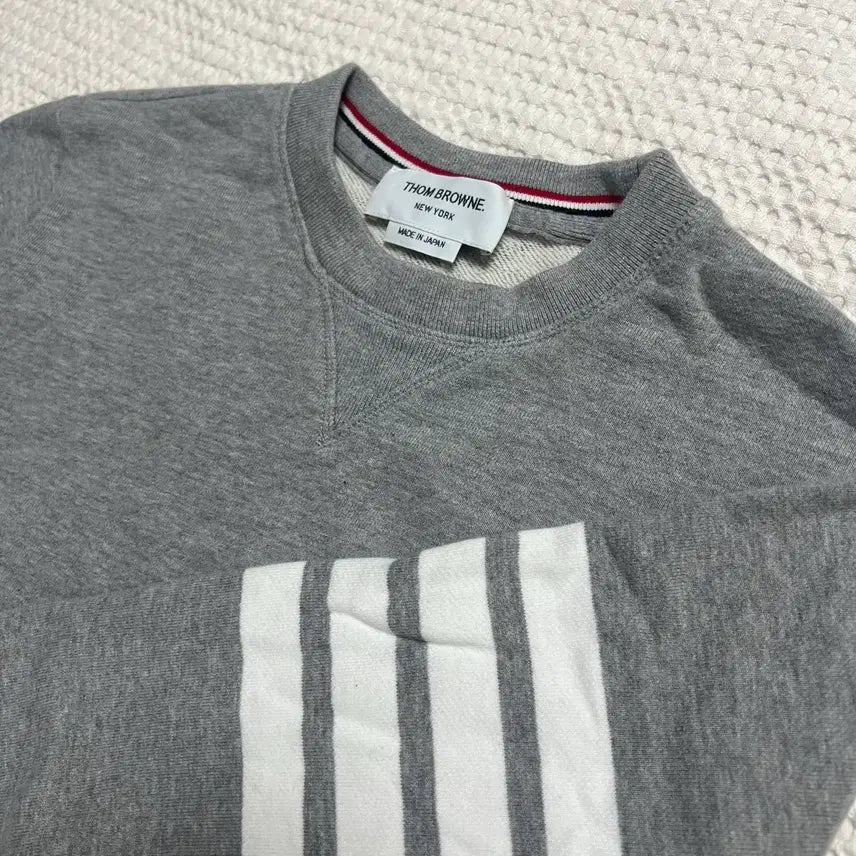 [BUNJANG] Thom Browne Striped Armband Sweatshirt Size 2 / (당일배송 새상품급) 톰브라운 사선완장 맨투맨 2
