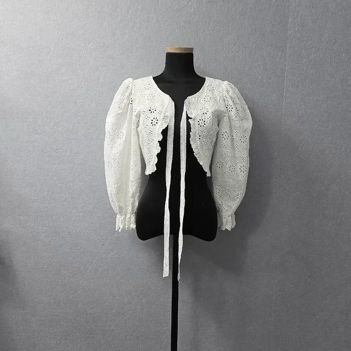 [BUNJANG] JPique Eyelet Punch Crop Blouse/Cardigan / 제이피크 아일렛 펀칭 크롭 블라우스 / 가디건