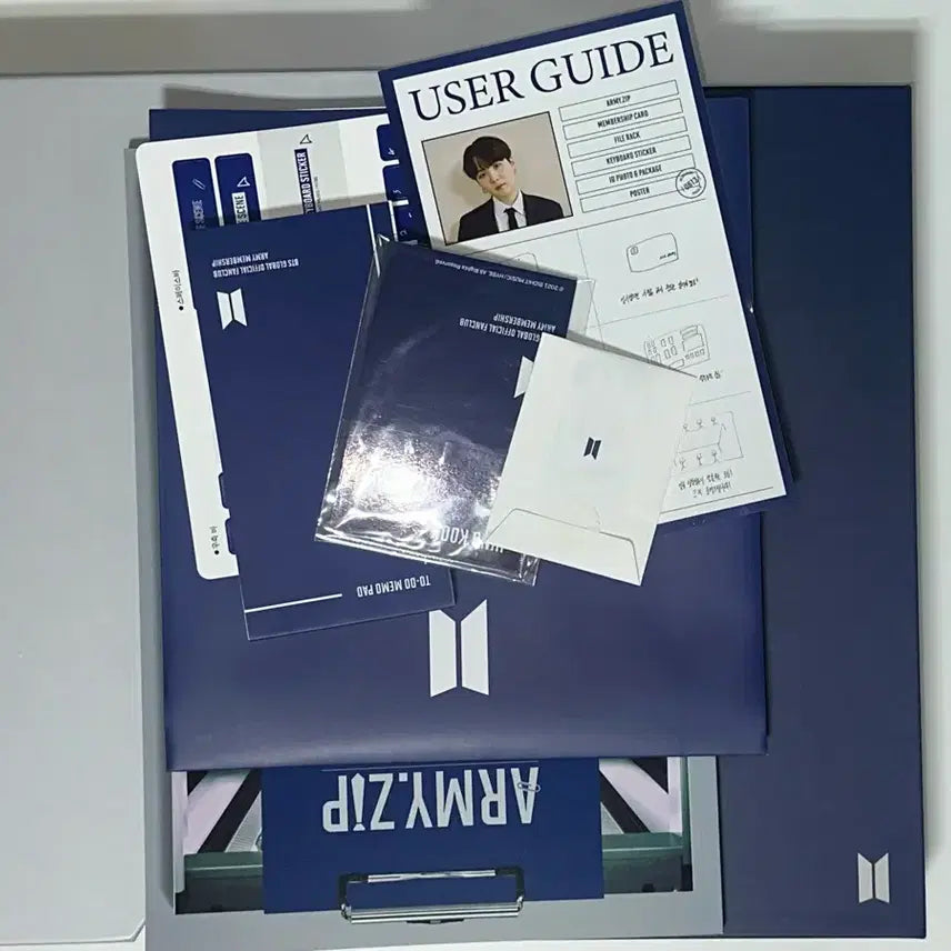 [BUNJANG] BTS ARMY 8th Membership Kit / 방탄소년단 아미집 ARMY ZIP 아미 8기 멤버십 키트