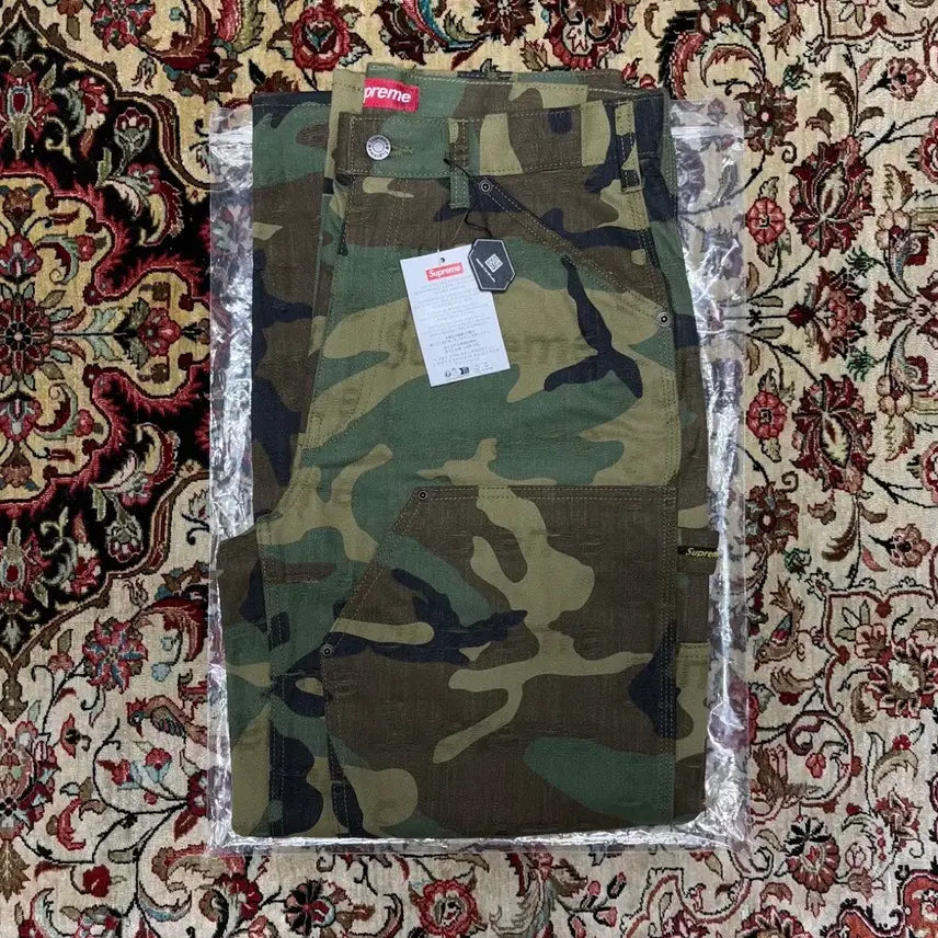 [BUNJANG] Supreme 25FW Jacquard Logo Woodland Camo Double Knee Pants / 25FW 슈프림 자카드 로고 우드랜드 카모 더블 니 팬츠 / 30
