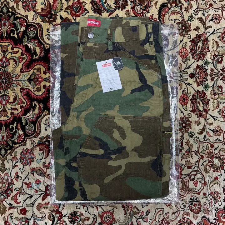 [BUNJANG] Supreme 25FW Jacquard Logo Woodland Camo Double Knee Pants / 25FW 슈프림 자카드 로고 우드랜드 카모 더블 니 팬츠 / 30