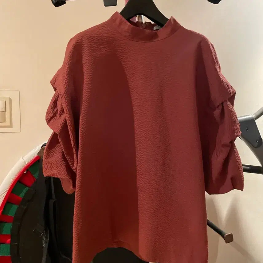 [BUNJANG] COS Cotton Textured Frill Blouse Size 36 / COS 코스 코튼 텍스처 프릴 블라우스 36