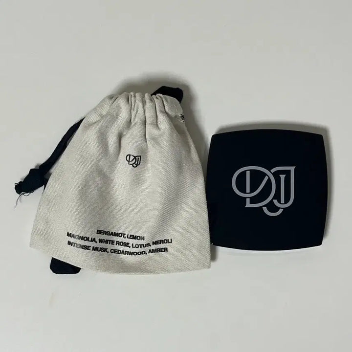 [BUNJANG] NCT DOJAEJUNG Hand Mirror Pouch Perfume MD / NCT DJJ 엔시티 도재정 손거울 파우치 퍼퓸 엠디