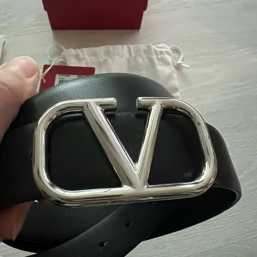 [BUNJANG] Valentino Garavani VLogo Signature Men&
