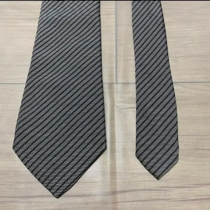 [BUNJANG] Drakes Regimental Tie / 드레익스 레지멘탈 넥타이