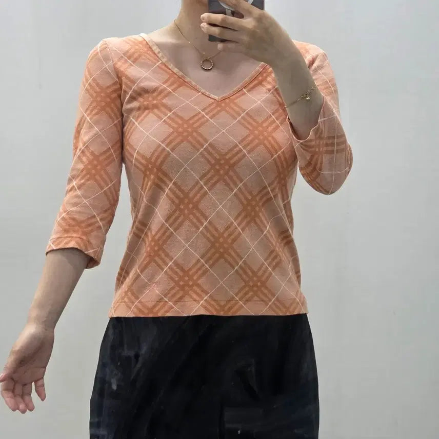 [BUNJANG] Burberry Blue Label Vintage Nova Check V-Neck Knit Top / 버버리 블루라벨 희귀 일본판빈티지)노바체크 라떼갸루 살구핑크오렌지색 니트