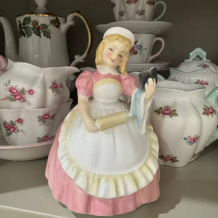 [BUNJANG] Royal Doulton Figurine / 로얄덜튼 피겨린