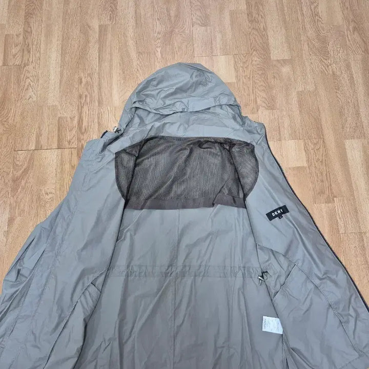 [BUNJANG] DKNY Beige Hooded Windbreaker Jacket (Size 4/M) - Unused New Product / DNKY 바람막이 후드 자켓 베이지 4(M) (미사용 새제품)