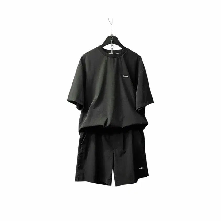 [BUNJANG] National Geographic Short Sleeve T-Shirt and Shorts Set - Black / 내셔널지오그래픽 반팔 티셔츠 반바지 세트 블랙