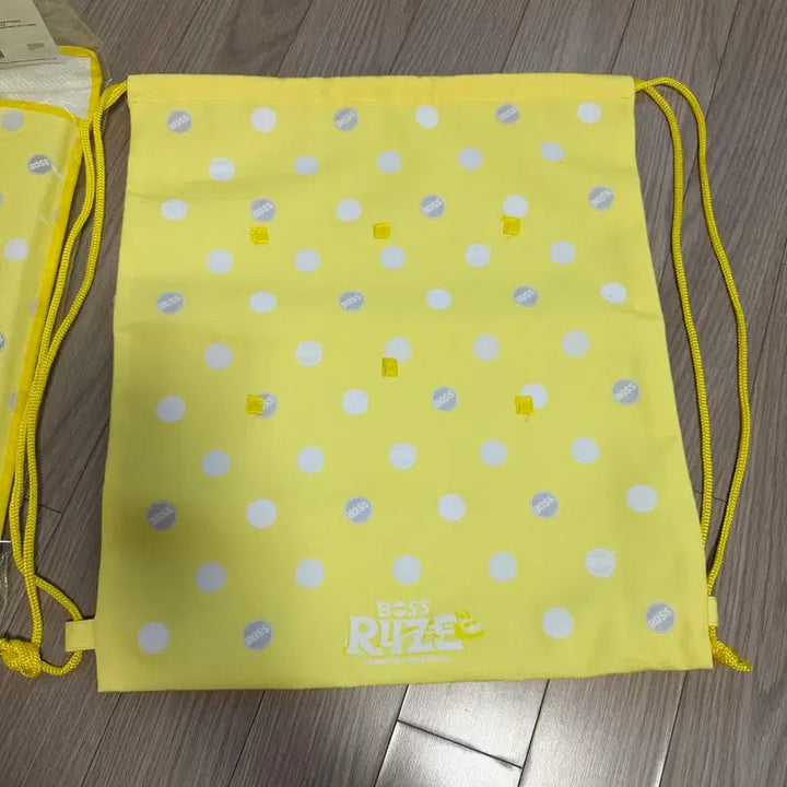 [BUNJANG] Boss Rise Shanghai Drawstring Bag with Doll Hanger Backpack / 단순개봉)상하이 보스라이즈 굿즈가방 짐색 인형걸이 백팩