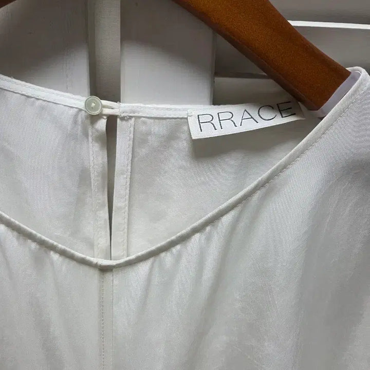 [BUNJANG] RRACE Lace Blouse / RRACE  레이스 블라우스 택채새상품