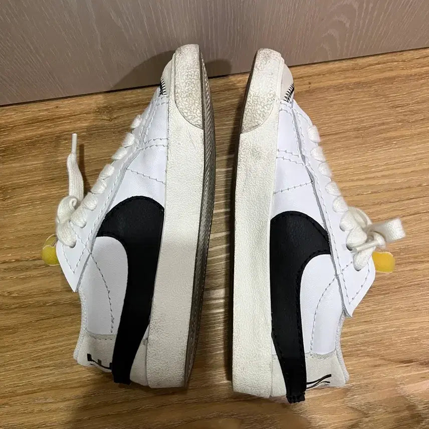 [BUNJANG] Nike Sneakers Low-Top / 나이키 운동화 단화 235