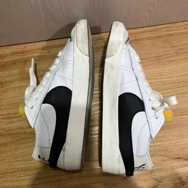 [BUNJANG] Nike Sneakers Low-Top / 나이키 운동화 단화 235