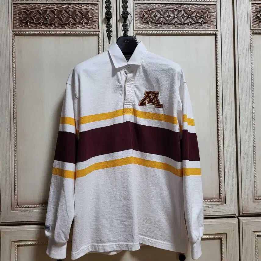 [BUNJANG] Minnesota University Barbarian Rugby T-Shirt &amp; Nike Baseball Cap Set / 일괄 미네소타 대학 바바리안 럭비 티셔츠 나이키 볼캡 모자 세트 셋업