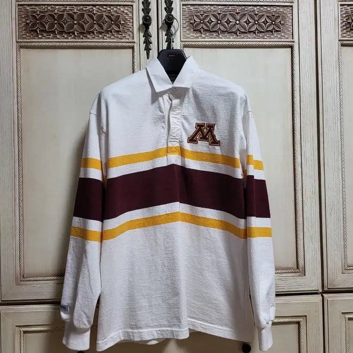 [BUNJANG] Minnesota University Barbarian Rugby T-Shirt &amp; Nike Baseball Cap Set / 일괄 미네소타 대학 바바리안 럭비 티셔츠 나이키 볼캡 모자 세트 셋업