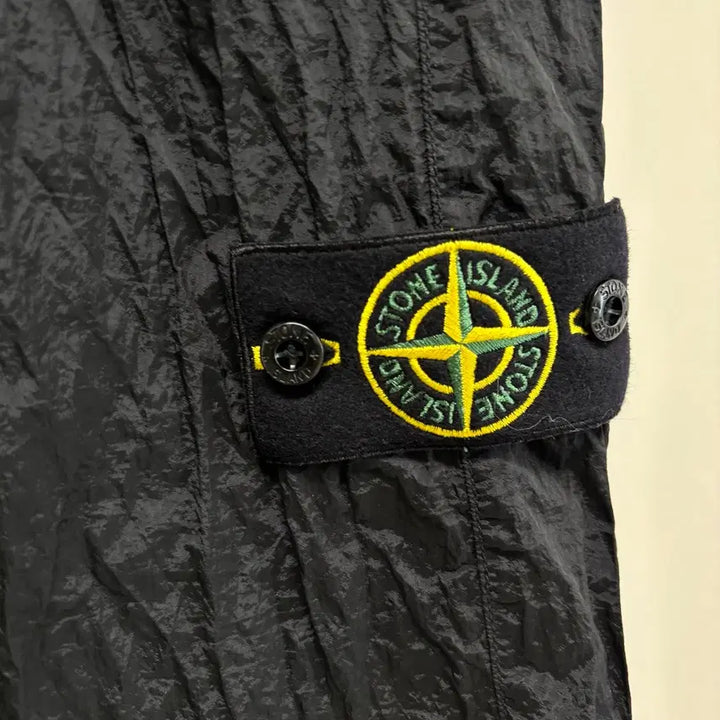[BUNJANG] Stone Island Patch Nylon Shorts Black / [32]스톤아일랜드 와펜패치 나일론 반바지