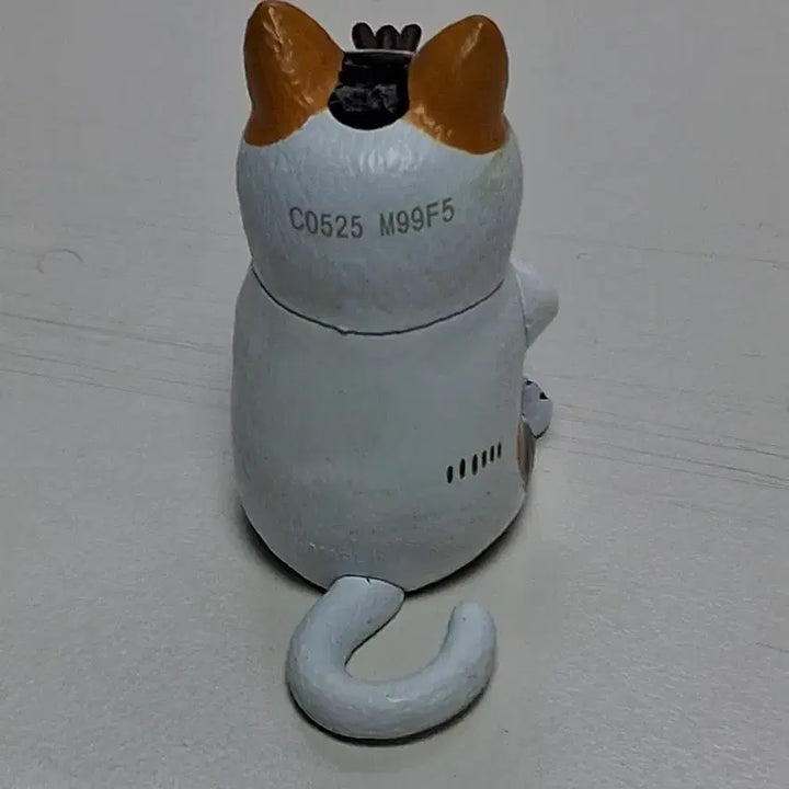 [BUNJANG] Coffee Spitting Cat Figurine / 커피 뿝는 고양이 피규어 판매합니다!