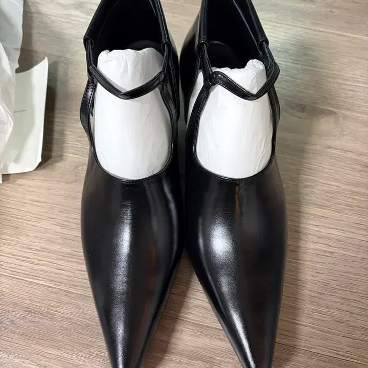 [BUNJANG] Pieton Cut Out Pumps Black / 피에톤 cut out pumps 240 판매합니다