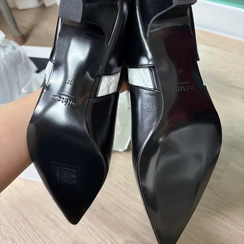 [BUNJANG] Pieton Cut Out Pumps Black / 피에톤 cut out pumps 240 판매합니다