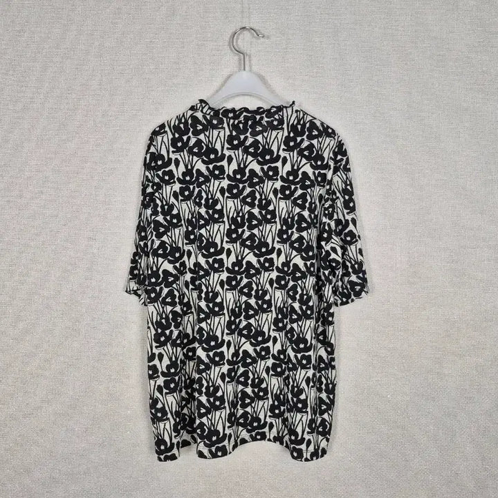 [BUNJANG] Black Floral Pattern Short Sleeve T-Shirt (Size 3L) / 