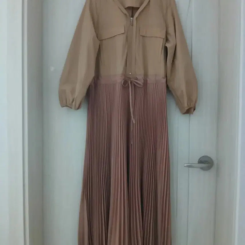 [BUNJANG] Lenibon Zip-up Pleated Long Dress / 레니본 집업 주름 롱 원피스
