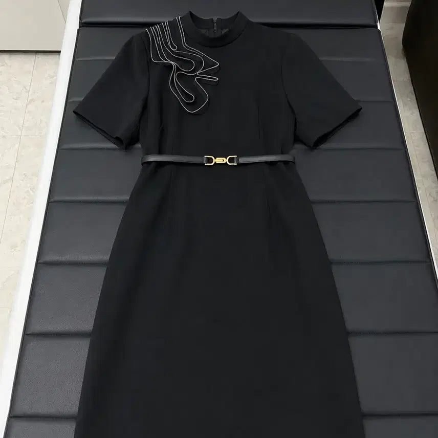 [BUNJANG] MOJO.S.PHINE Black Midi Dress / 정품 모조에스핀(MOJO.S.PHINE)  단정한 블랙 원피스