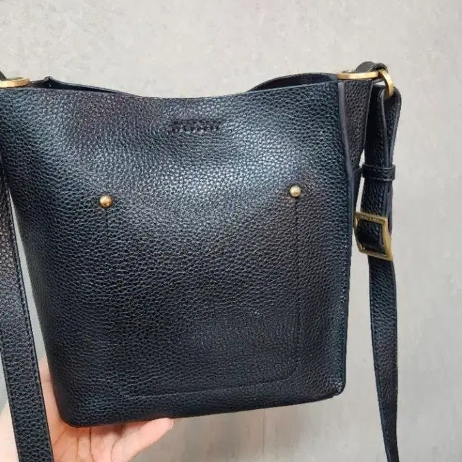 [BUNJANG] MARJA KURKI Black Leather Crossbody Bag / MARJA KURKI 마리아 꾸르끼 블랙 가죽 크로스백