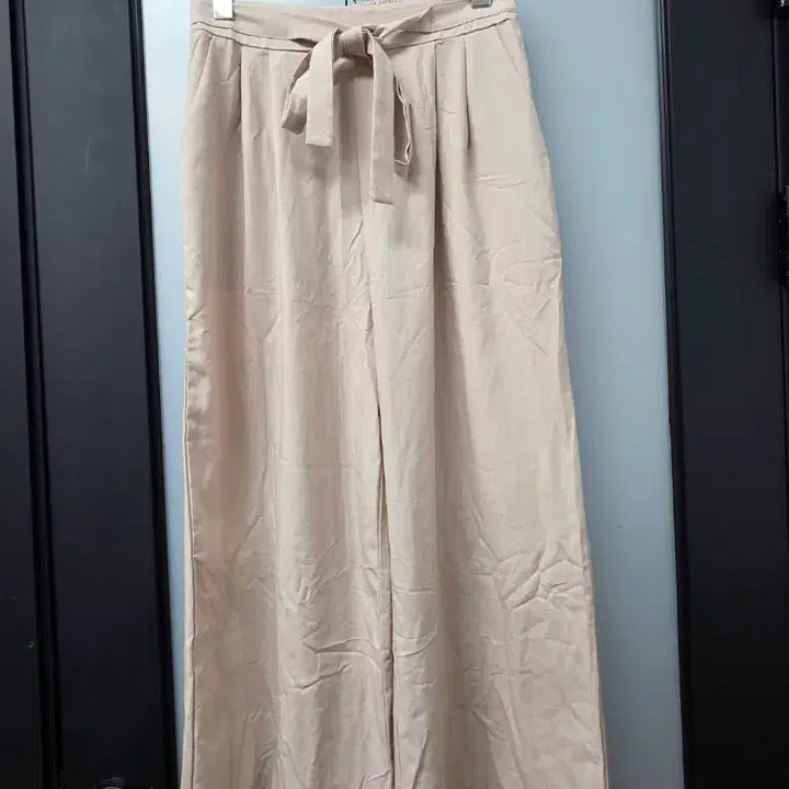 [BUNJANG] Two-Tuck Wide Pants with Back Banding / 뒷밴딩 투턱 와이드팬츠