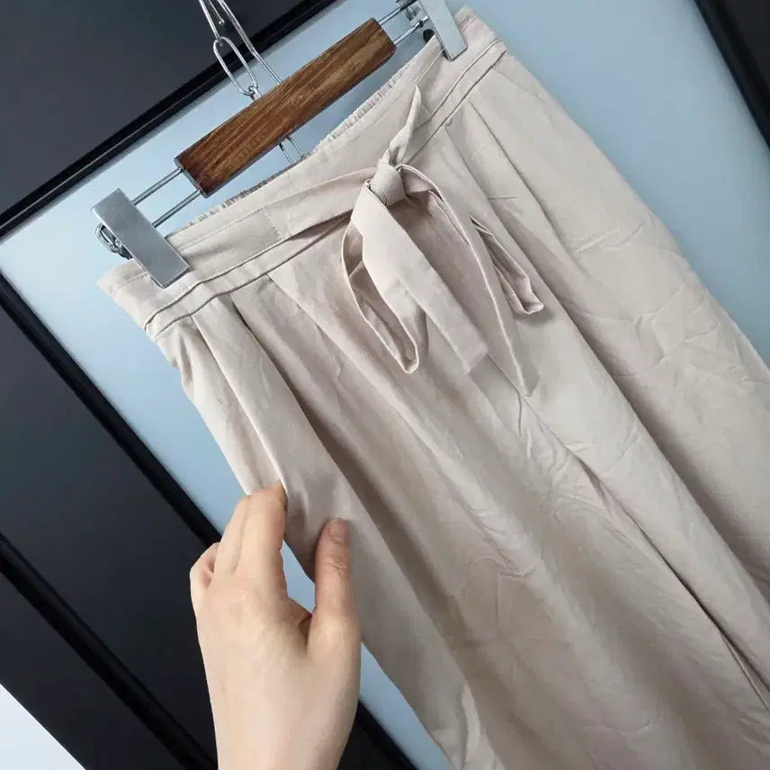 [BUNJANG] Two-Tuck Wide Pants with Back Banding / 뒷밴딩 투턱 와이드팬츠
