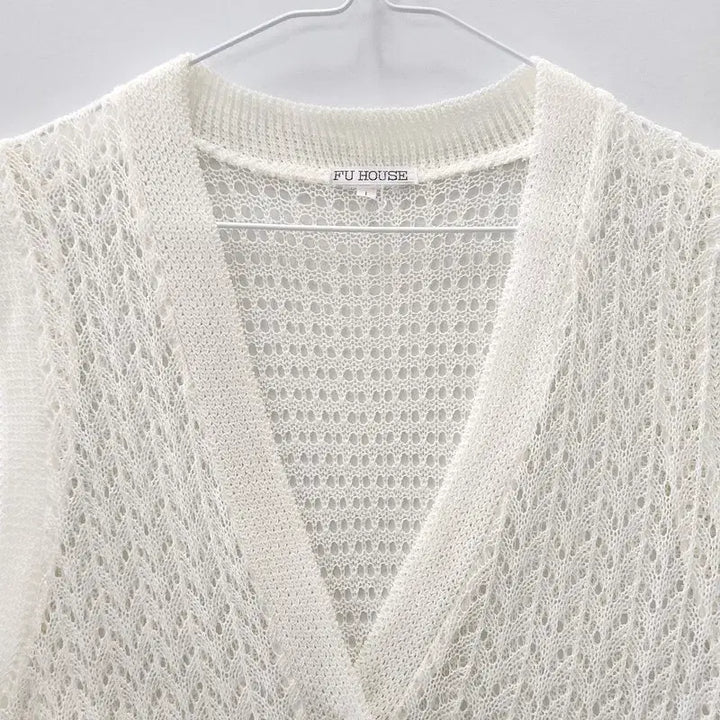 [BUNJANG] Vintage Fairy Punching Cream Knit Vest (L) / 빈티지 페어리 펀칭 크림 니트 조끼 L MADE IN JAPAN
