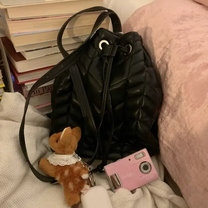 [BUNJANG] ZARA Quilted Bucket Backpack Black / ZARA 자라 퀼팅 버킷 백팩 블랙 가방