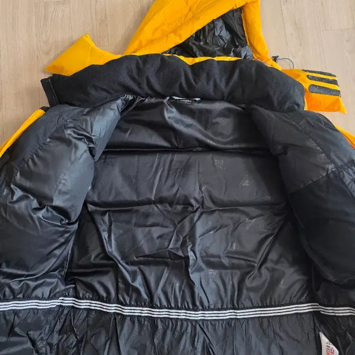 [BUNJANG] Adidas Yellow Padded Jumper with Detachable Hood / 아디다스 옐로우 패딩 점퍼 후드 탈부착
