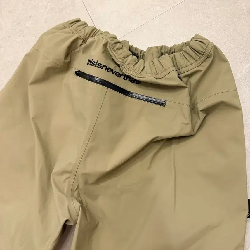 [BUNJANG] thisisneverthat GORE-TEX Pants Khaki / 디스이즈네버댓 고어텍스 팬츠 카키