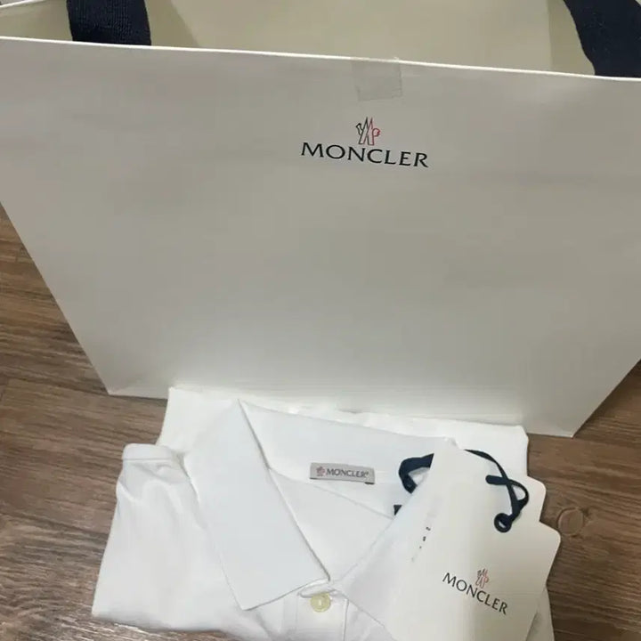 [BUNJANG] Moncler White Polo T-Shirt L / 몽클레어 반팔 카라티 L
