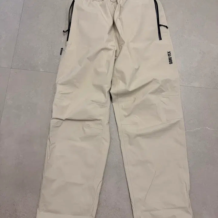 [BUNJANG] Thisisneverthat Gore-Tex Pants / 디스이즈네버댓 고어텍스 팬츠