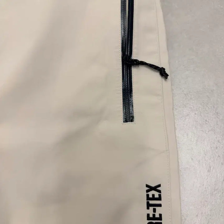 [BUNJANG] Thisisneverthat Gore-Tex Pants / 디스이즈네버댓 고어텍스 팬츠