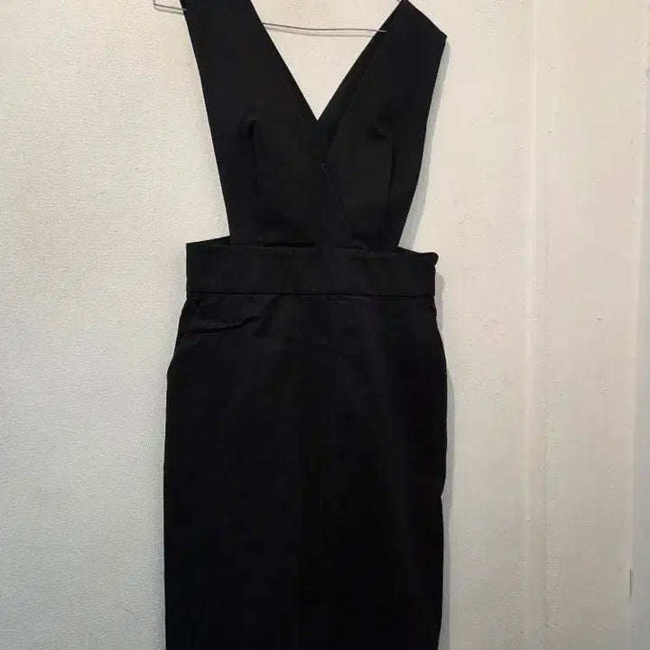 [BUNJANG] Nine Black Strap Mini Dress / 나인 블랙 멜빵 미니 원피스