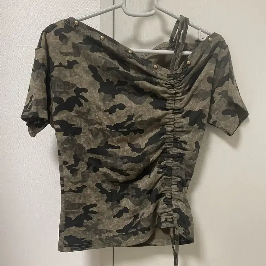 [BUNJANG] Camouflage Shirring Half Off-Shoulder Top / 카모플라쥬 셔링 하프 오프숄더