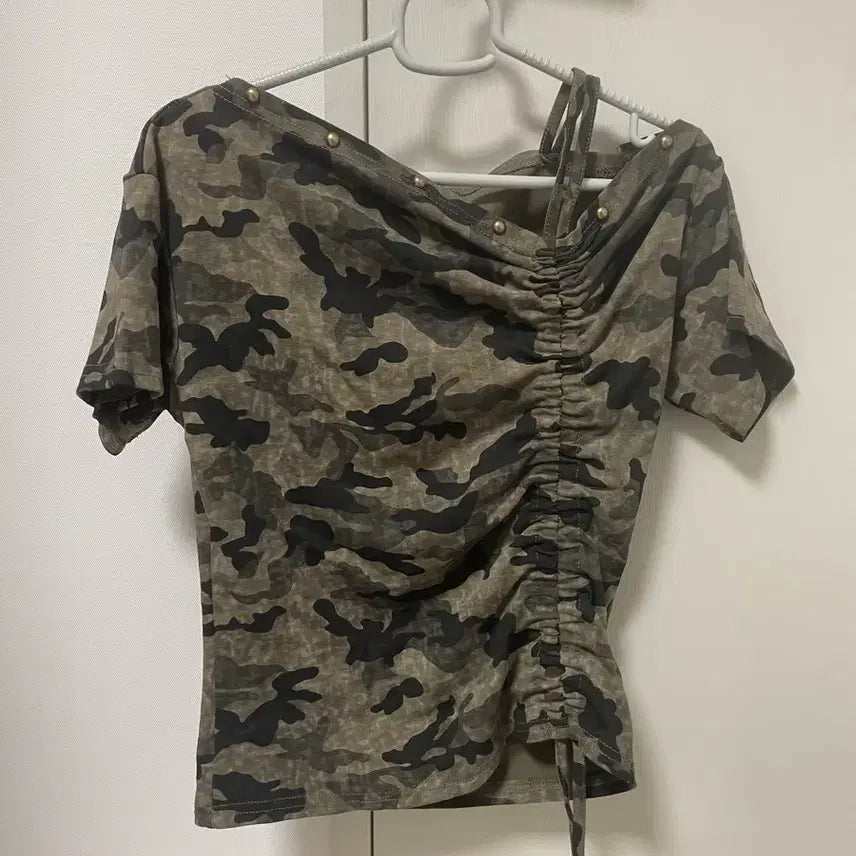 [BUNJANG] Camouflage Shirring Half Off-Shoulder Top / 카모플라쥬 셔링 하프 오프숄더