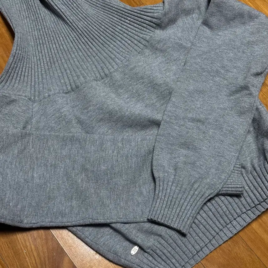 [BUNJANG] Pale J T "Off Shoulder Knit Tee" Charcoal / 페일제이드 오프숄더 니트 티 차콜