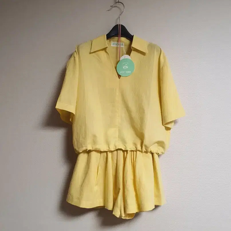 [BUNJANG] PIVVEE Yellow Linen Top + Shorts Set / 피브비 골프 PIVVEE  옐로우 린넨 탑 + 쇼츠 프리사이즈 새상품